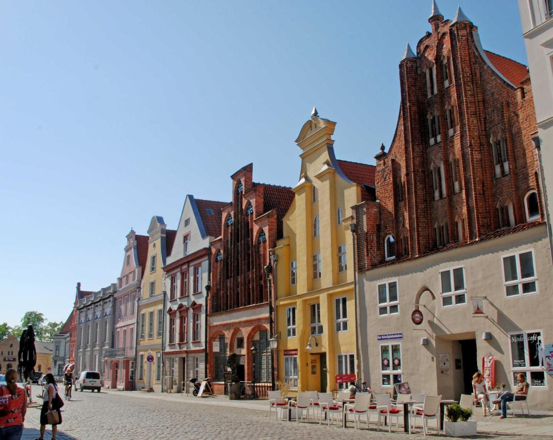 Ferienhaus Zum Hafen In Altefaehr Zewnętrze zdjęcie