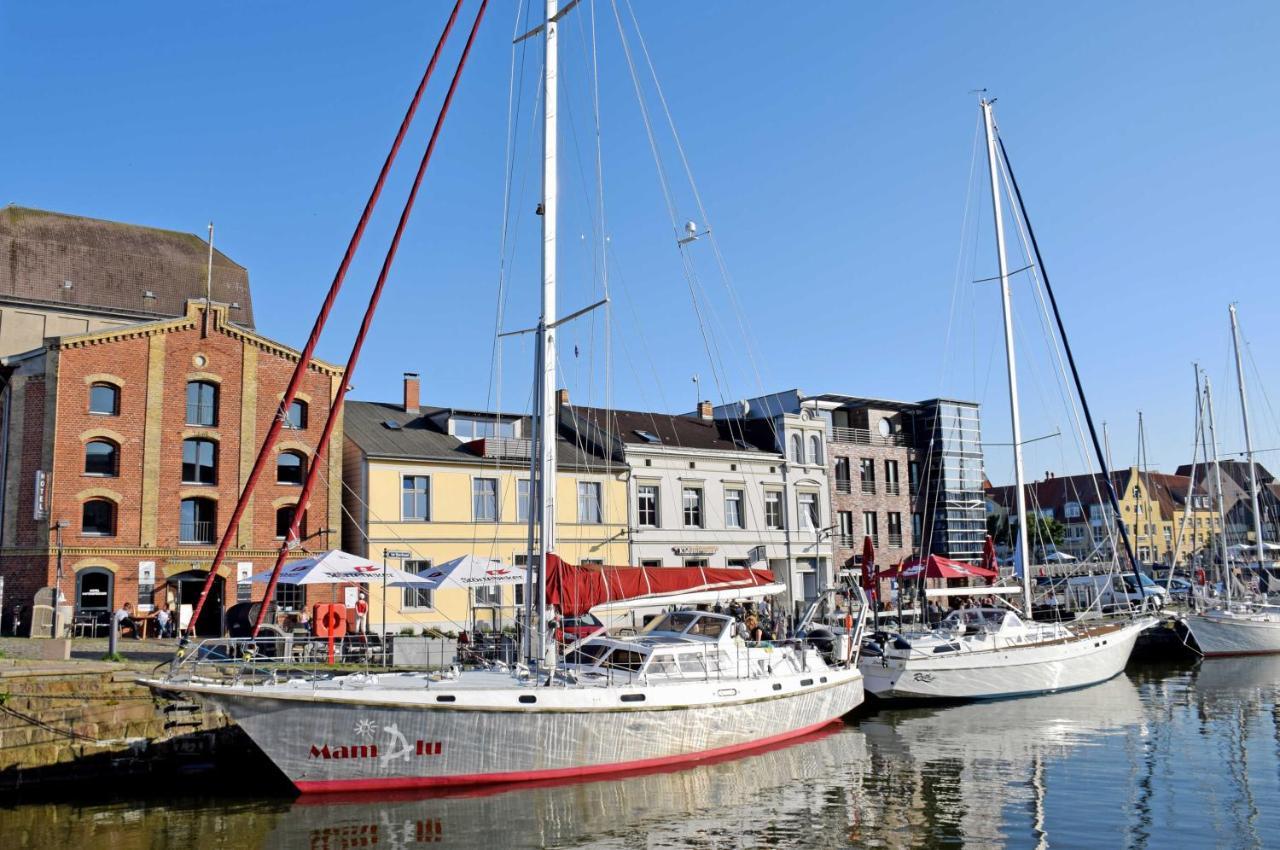 Ferienhaus Zum Hafen In Altefaehr Zewnętrze zdjęcie